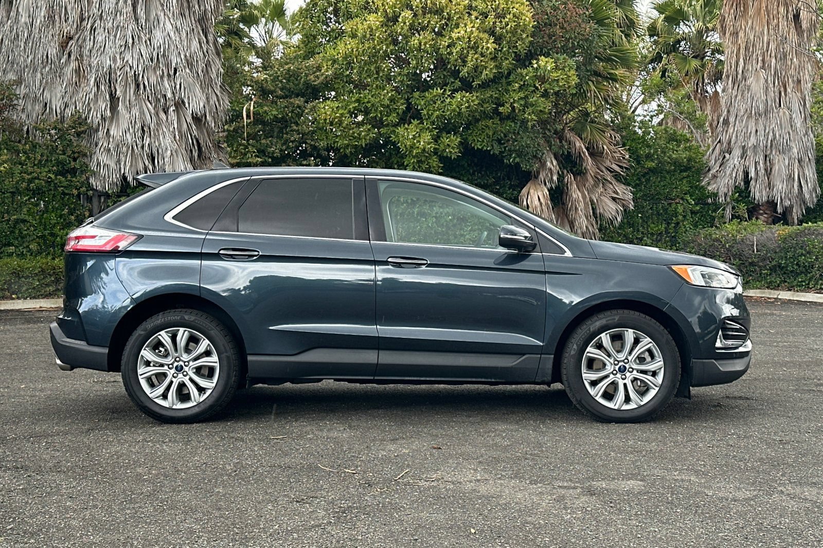 Certified 2022 Ford Edge Titanium w/ Equipment Group 301A AWD/4WD image 2