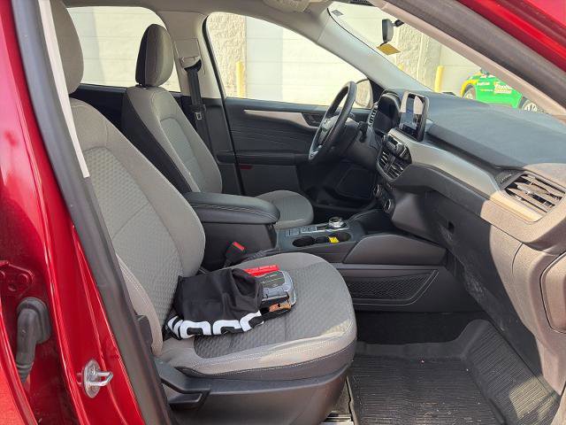 Certified 2022 Ford Escape SE w/ SE Sport Appearance Package image 28