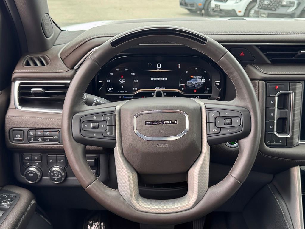 Used 2023 GMC Yukon XL Denali w/ Advanced Technology Package AWD/4WD image 22