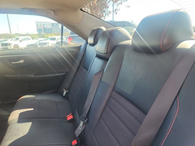 Used 2017 Toyota Camry SE w/ Moonroof Package FWD image 25
