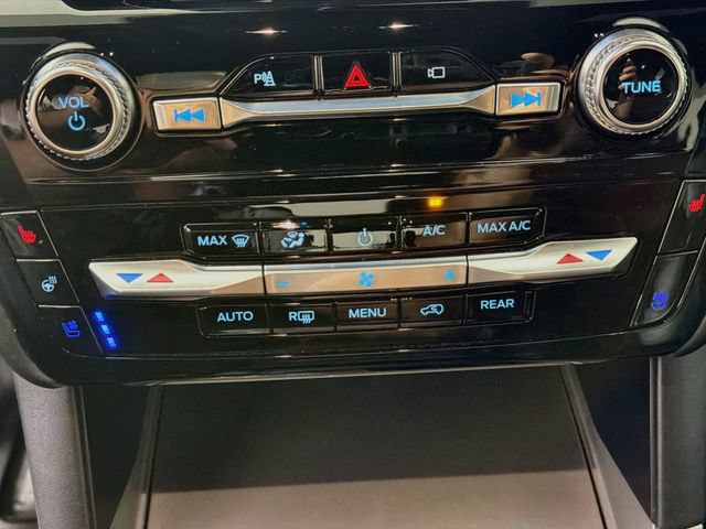 Certified 2022 Ford Explorer Platinum w/ Equipment Group 601A AWD/4WD image 19