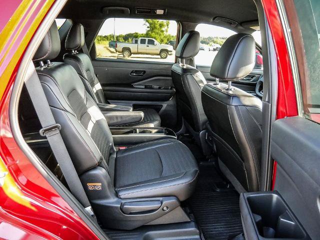 Used 2024 Nissan Pathfinder Rock Creek AWD/4WD image 23
