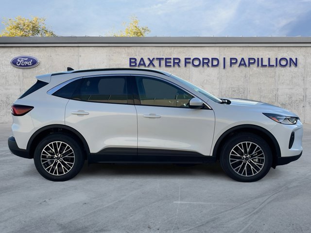 Certified 2024 Ford Escape SE image 2