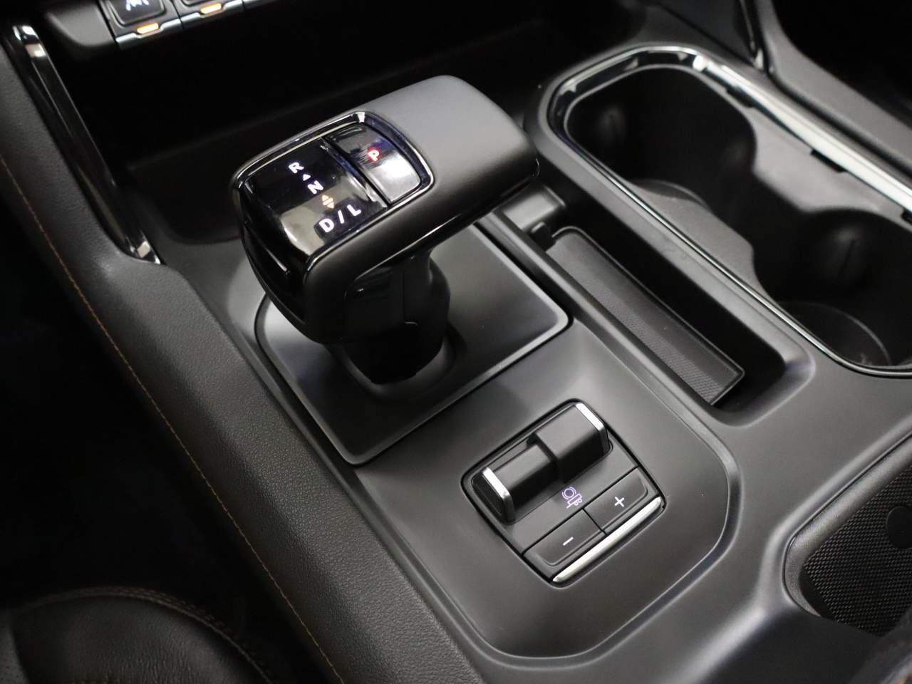 Used 2026 GMC Sierra 1500 AT4 w/ AT4 Premium Package AWD/4WD image 9