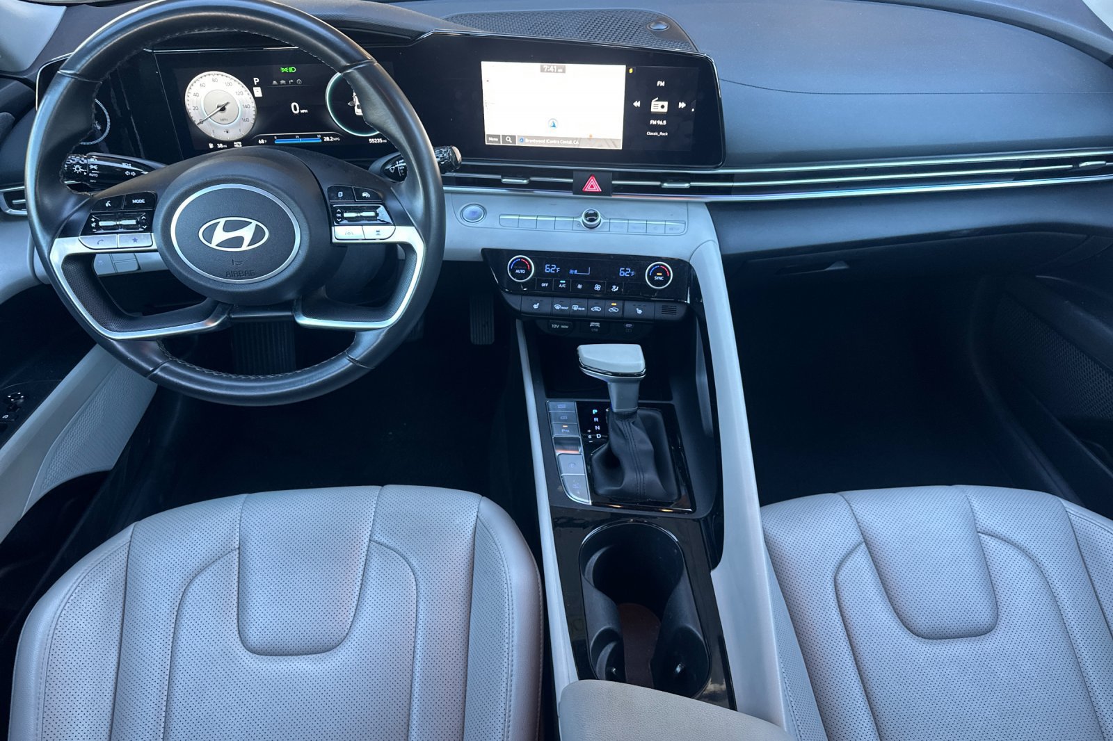 Used 2024 Hyundai Elantra Limited FWD image 12