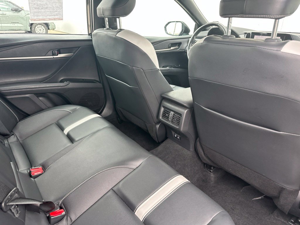 Used 2025 Toyota Camry SE FWD image 25