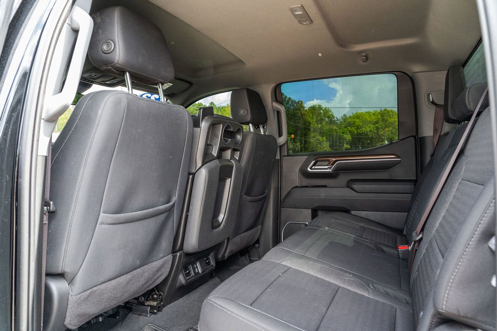 Used 2023 Chevrolet Silverado 1500 LT AWD/4WD image 18