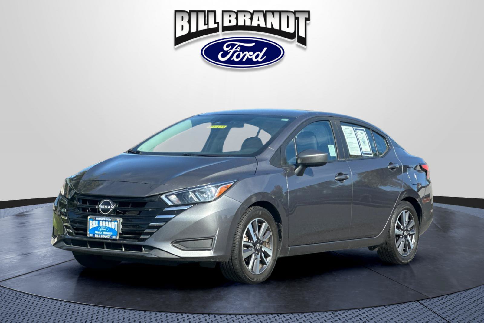 Used 2023 Nissan Versa SV FWD image 7