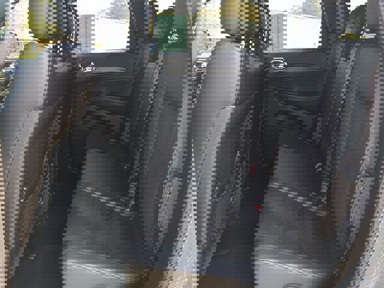 Used 2021 Jeep Grand Cherokee Laredo X image 12