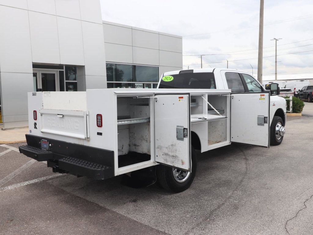 Used 2024 RAM 3500 SLT w/ Quick Order Package 2YG SLT AWD/4WD image 17