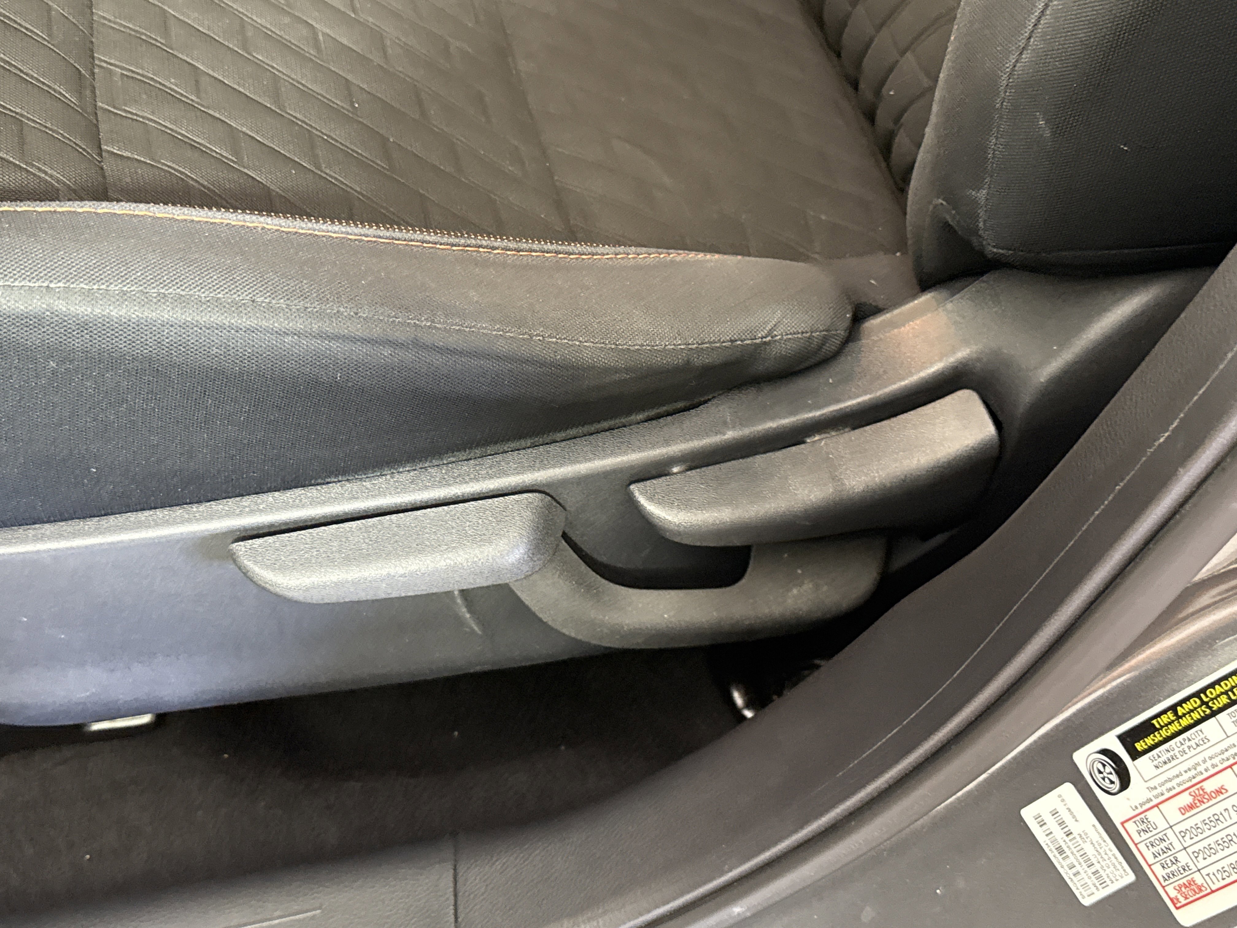 Used 2021 Nissan Kicks SR w/ Interior Electronics Package image 17