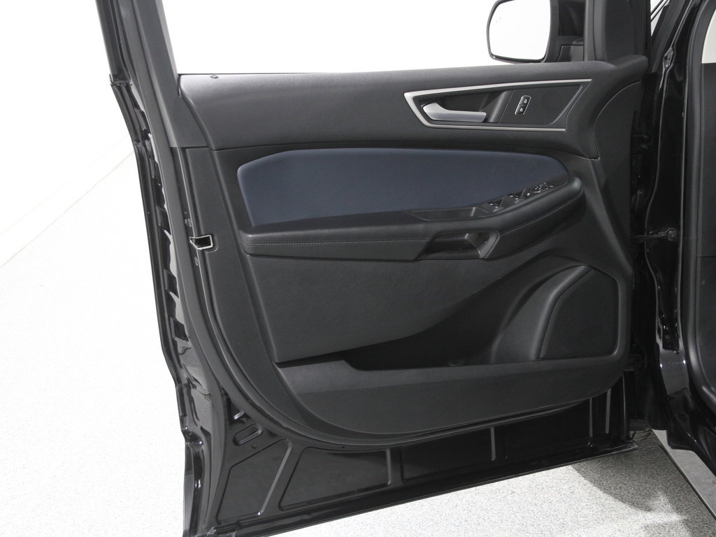 Certified 2024 Ford Edge SEL w/ Sport Appearance Package image 4