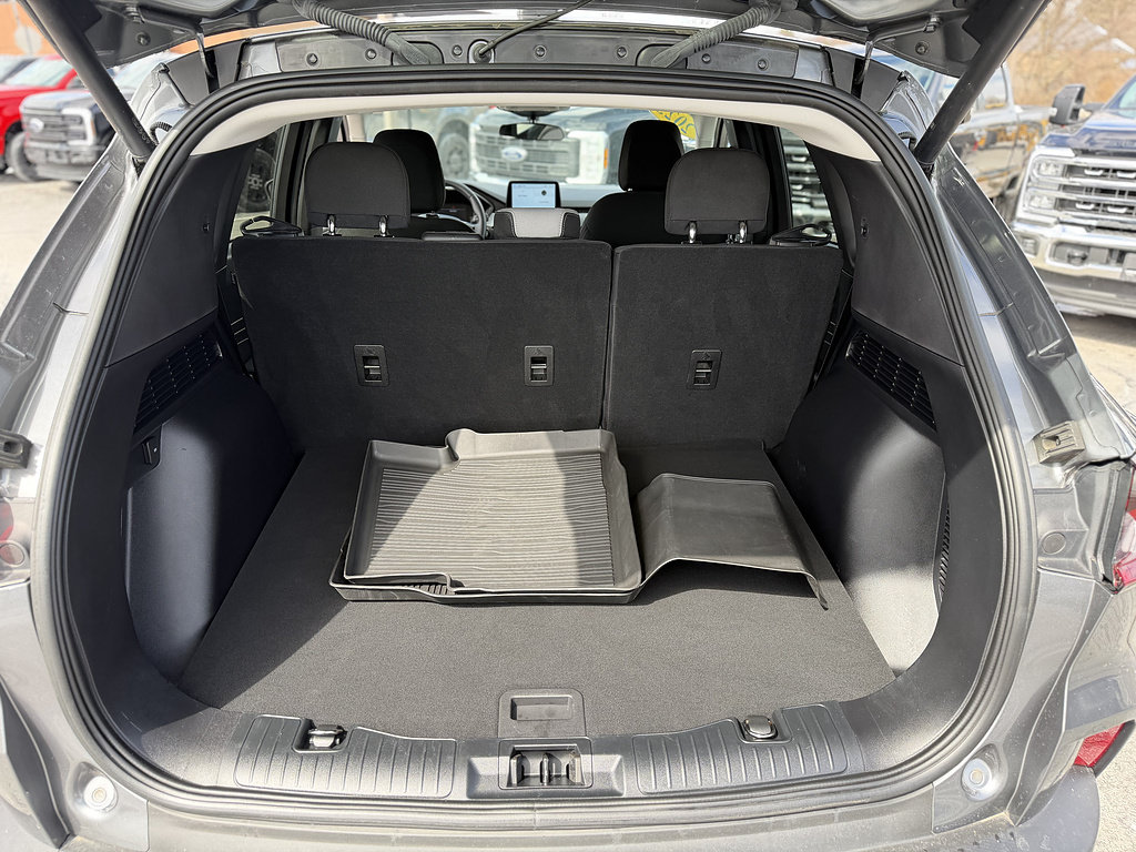 Certified 2023 Ford Escape Active AWD/4WD image 7