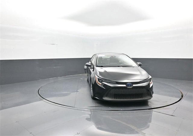 Used 2022 Toyota Corolla LE image 2
