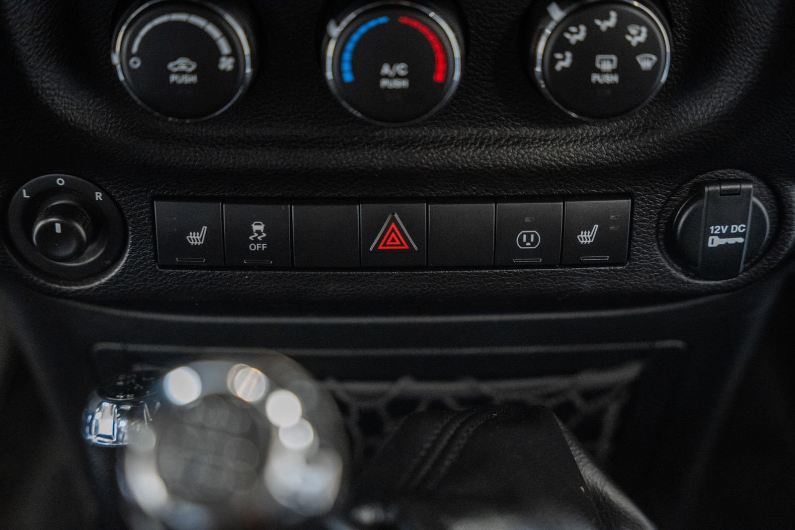 Used 2017 Jeep Wrangler Unlimited Rubicon w/ Connectivity Group image 32