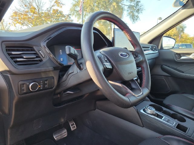 Certified 2024 Ford Escape ST-Line w/ Tech Pack #1 AWD/4WD image 10