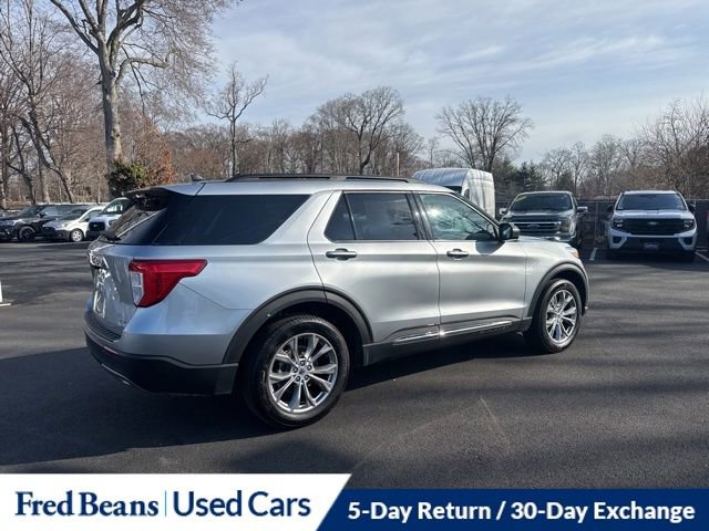 Certified 2022 Ford Explorer XLT w/ Equipment Group 202A AWD/4WD image 8