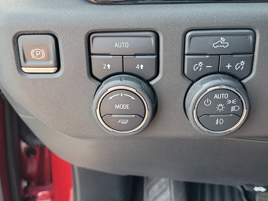 Used 2024 Chevrolet Silverado 1500 RST AWD/4WD image 29
