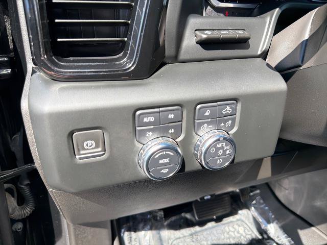 Used 2023 GMC Sierra 1500 AT4 w/ Technology Package AWD/4WD image 21