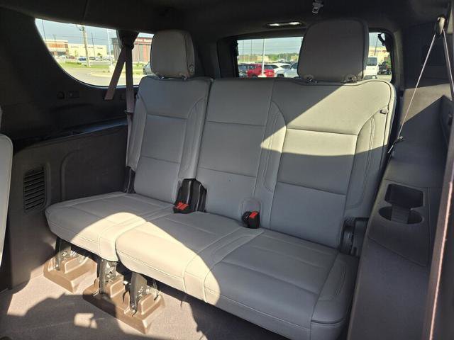 Used 2022 GMC Yukon XL SLT w/ SLT Luxury Package AWD/4WD image 14