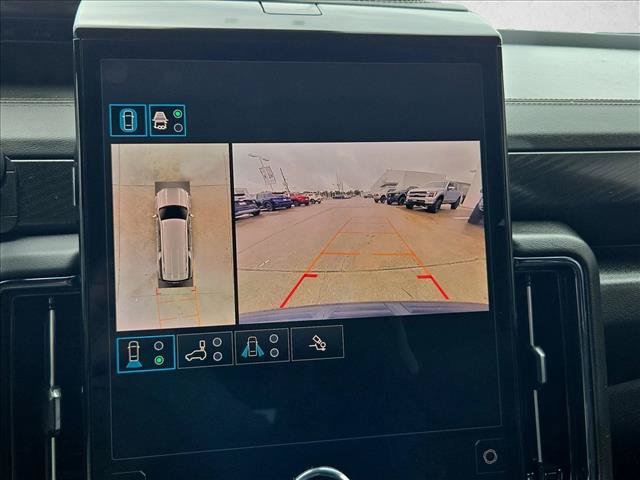 Used 2025 GMC Yukon XL AT4 w/ AT4 Premium Package AWD/4WD image 12