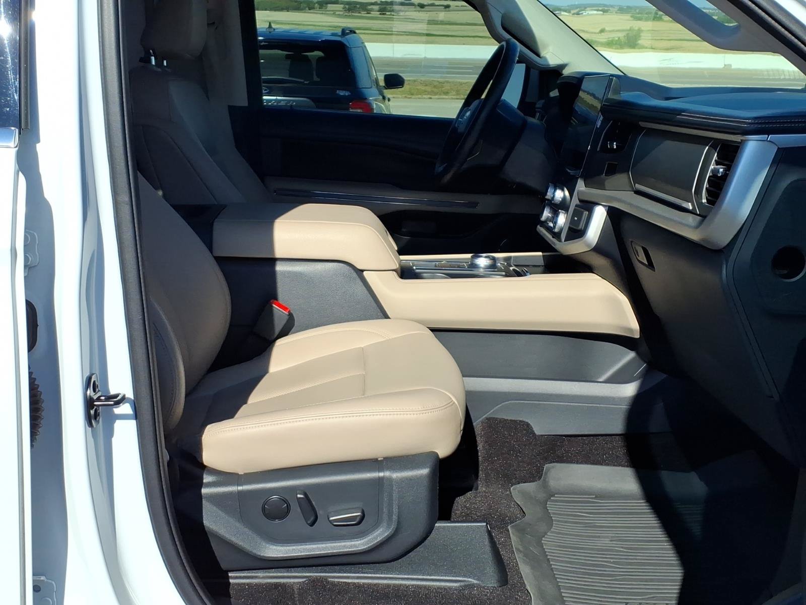 Certified 2023 Ford Expedition XLT RWD image 15