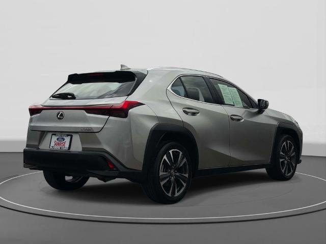 Used 2019 Lexus UX 200 w/ Premium Package FWD image 4