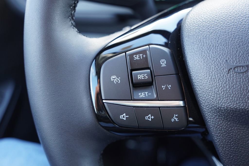 Certified 2025 Ford Escape Platinum w/ Premium Technology Package image 34