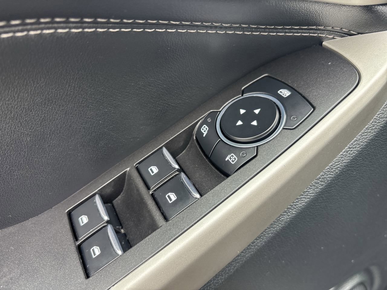 Certified 2023 Ford Explorer XLT w/ Equipment Group 202A image 19