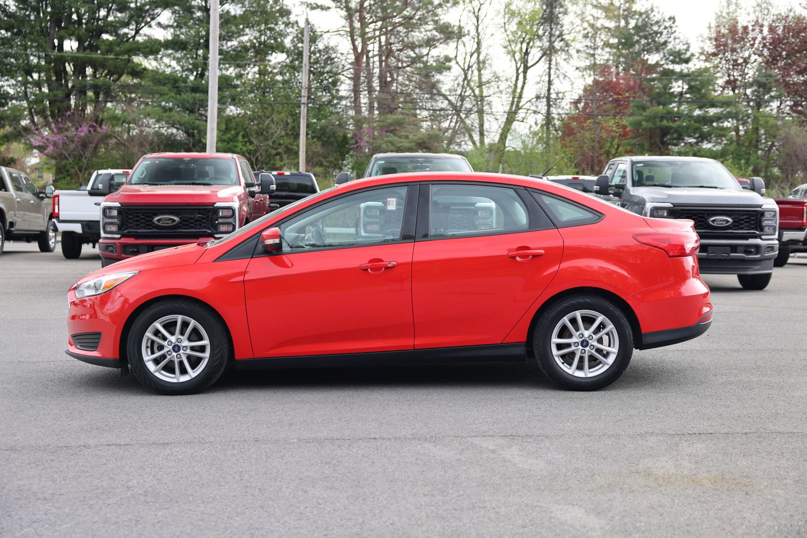 Certified 2017 Ford Focus SE FWD image 7