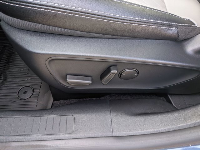 Certified 2024 Ford Escape SE w/ PHEV Premium Package image 16