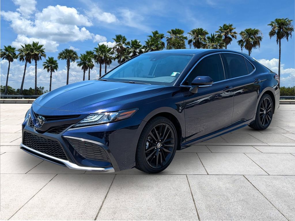 Used 2022 Toyota Camry XSE FWD image 3