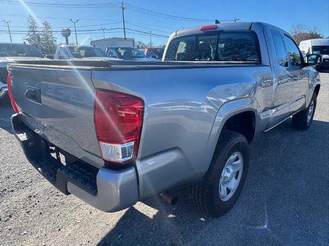 Used 2017 Toyota Tacoma SR image 8