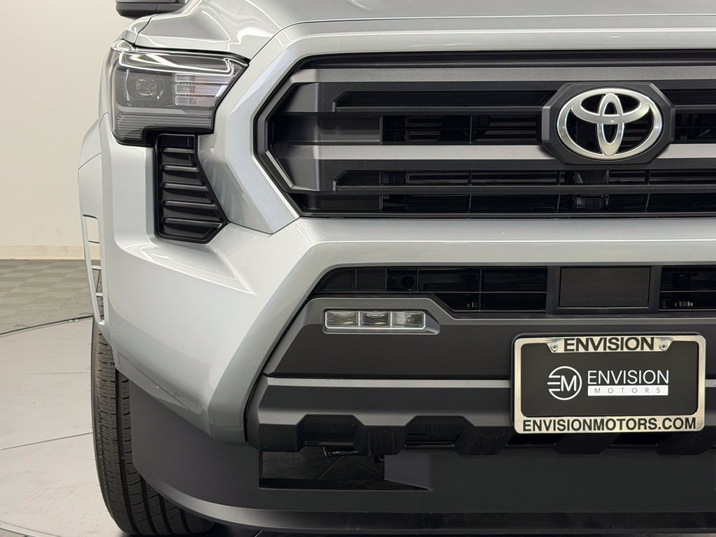 Used 2026 Toyota Tacoma SR5 AWD/4WD image 7