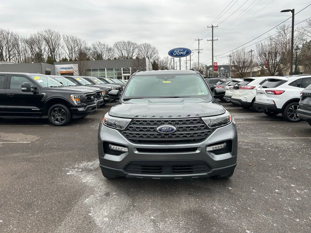 Certified 2023 Ford Explorer XLT w/ Equipment Group 202A image 7