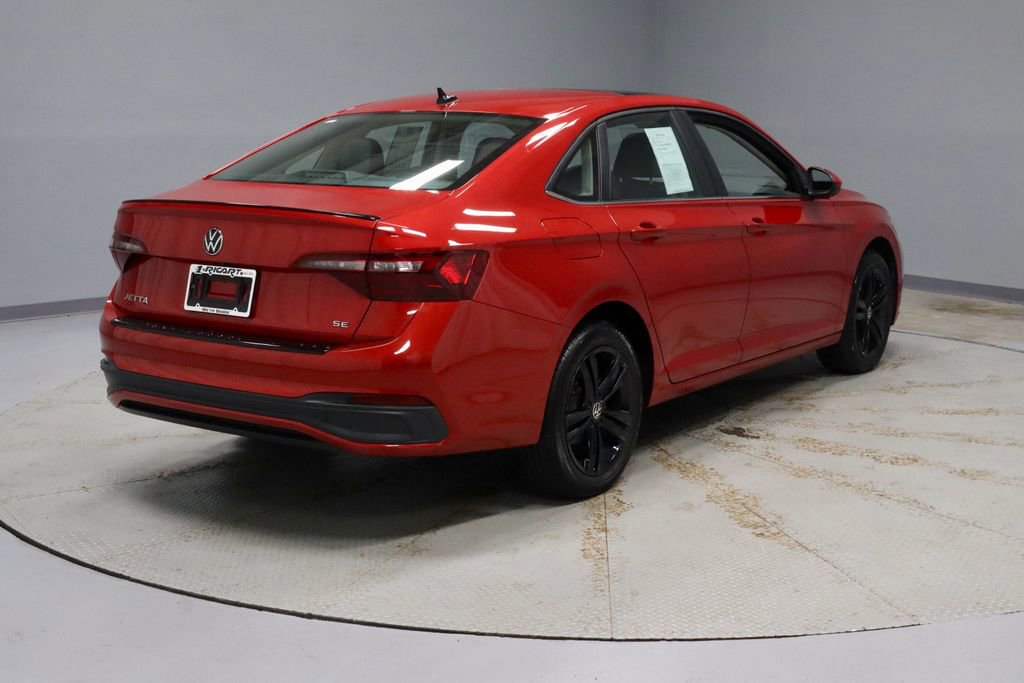 Used 2023 Volkswagen Jetta SE w/ Panoramic Sunroof Package FWD image 11