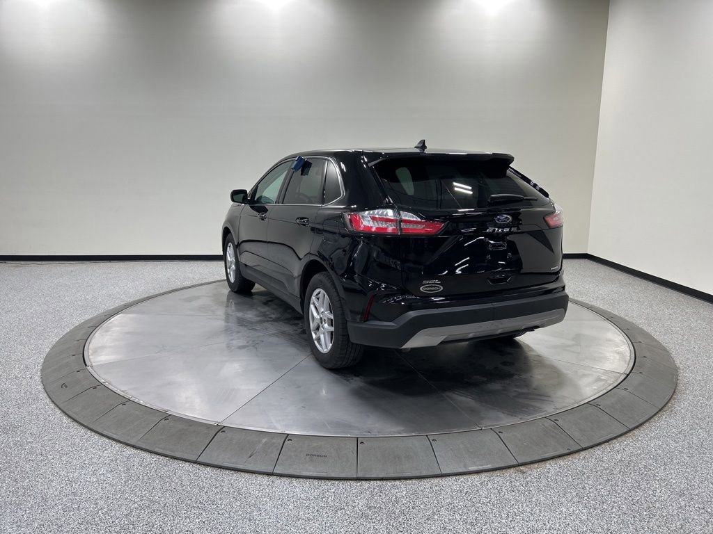 Certified 2024 Ford Edge SEL w/ Convenience Package AWD/4WD image 9