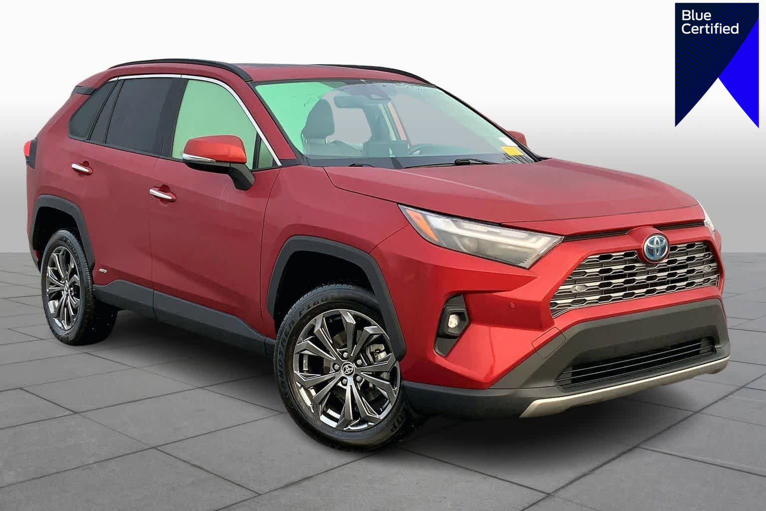Used 2022 Toyota RAV4 Limited image 1