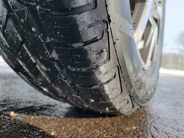 Used 2021 GMC Acadia SLE image 18