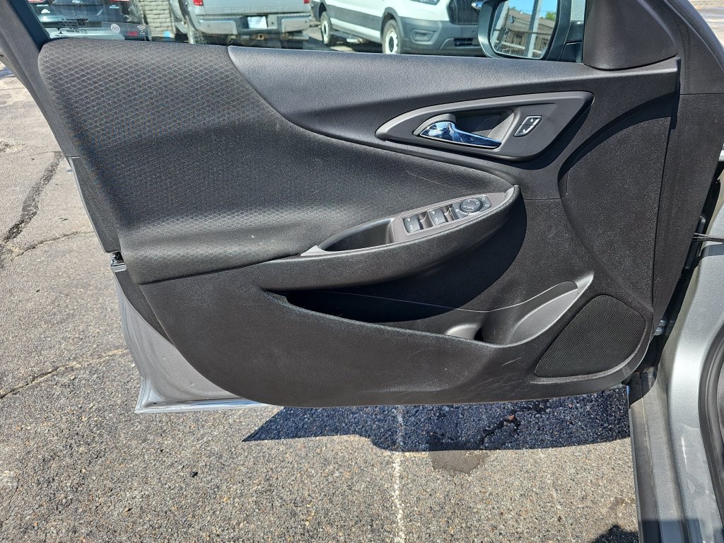 Used 2025 Chevrolet Malibu LT FWD image 25