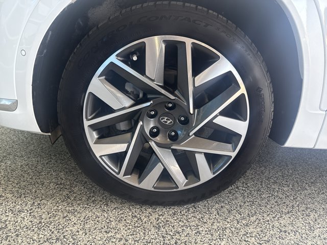 Used 2023 Hyundai Santa Fe Calligraphy FWD image 3