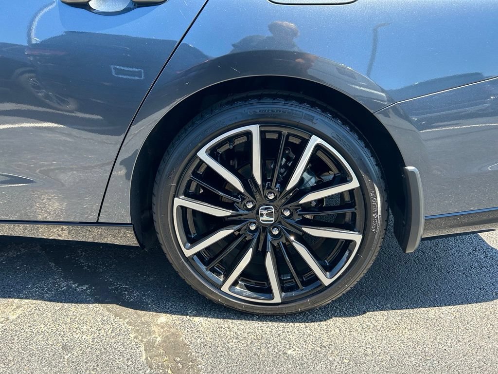 Used 2024 Honda Accord Touring image 13