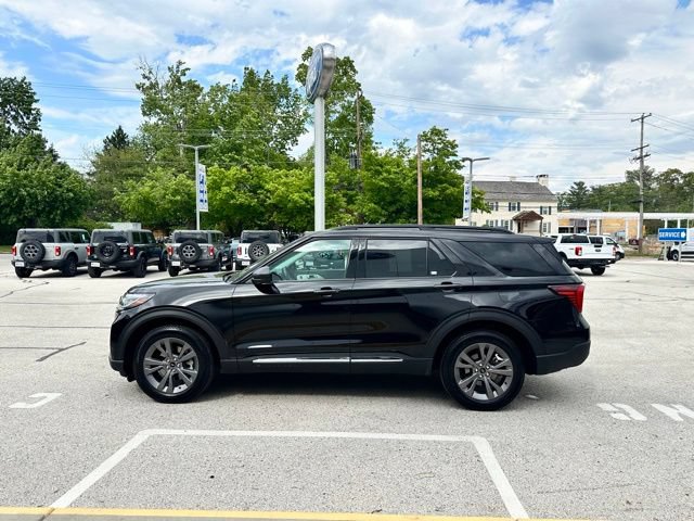 Certified 2025 Ford Explorer Active w/ Active Comfort Package AWD/4WD image 9