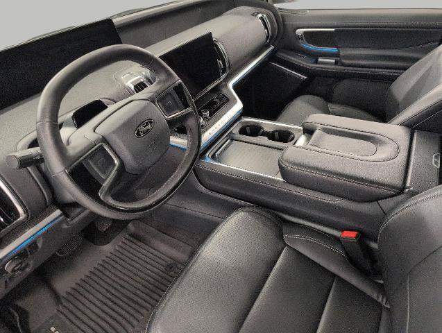 Certified 2025 Ford Expedition Max Platinum w/ Stealth Performance Package AWD/4WD image 9