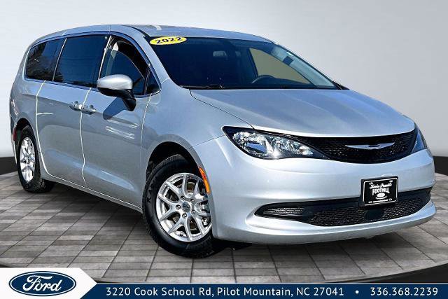 Used 2022 Chrysler Voyager LX image 7