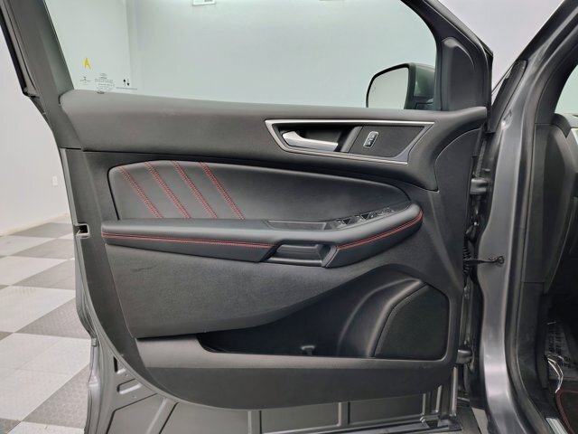 Certified 2022 Ford Edge ST-Line w/ Class II Trailer Tow Package AWD/4WD image 22