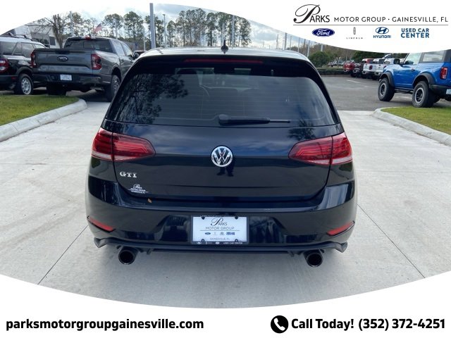 Used 2018 Volkswagen Golf 4-Door image 4