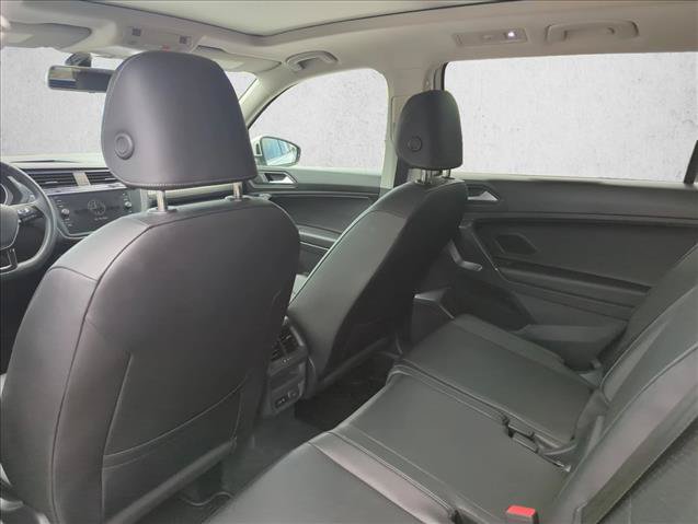 Used 2020 Volkswagen Tiguan SE w/ Panoramic Sunroof Package FWD image 18