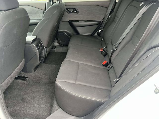 Used 2023 Nissan Rogue S AWD/4WD image 7