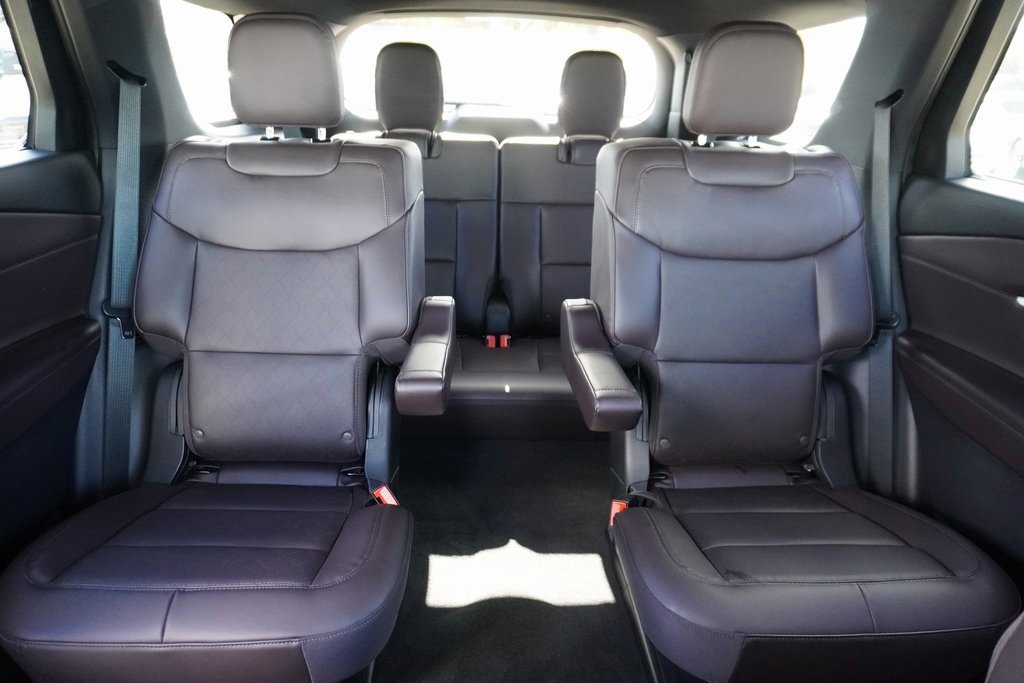 Certified 2025 Ford Explorer Platinum image 27